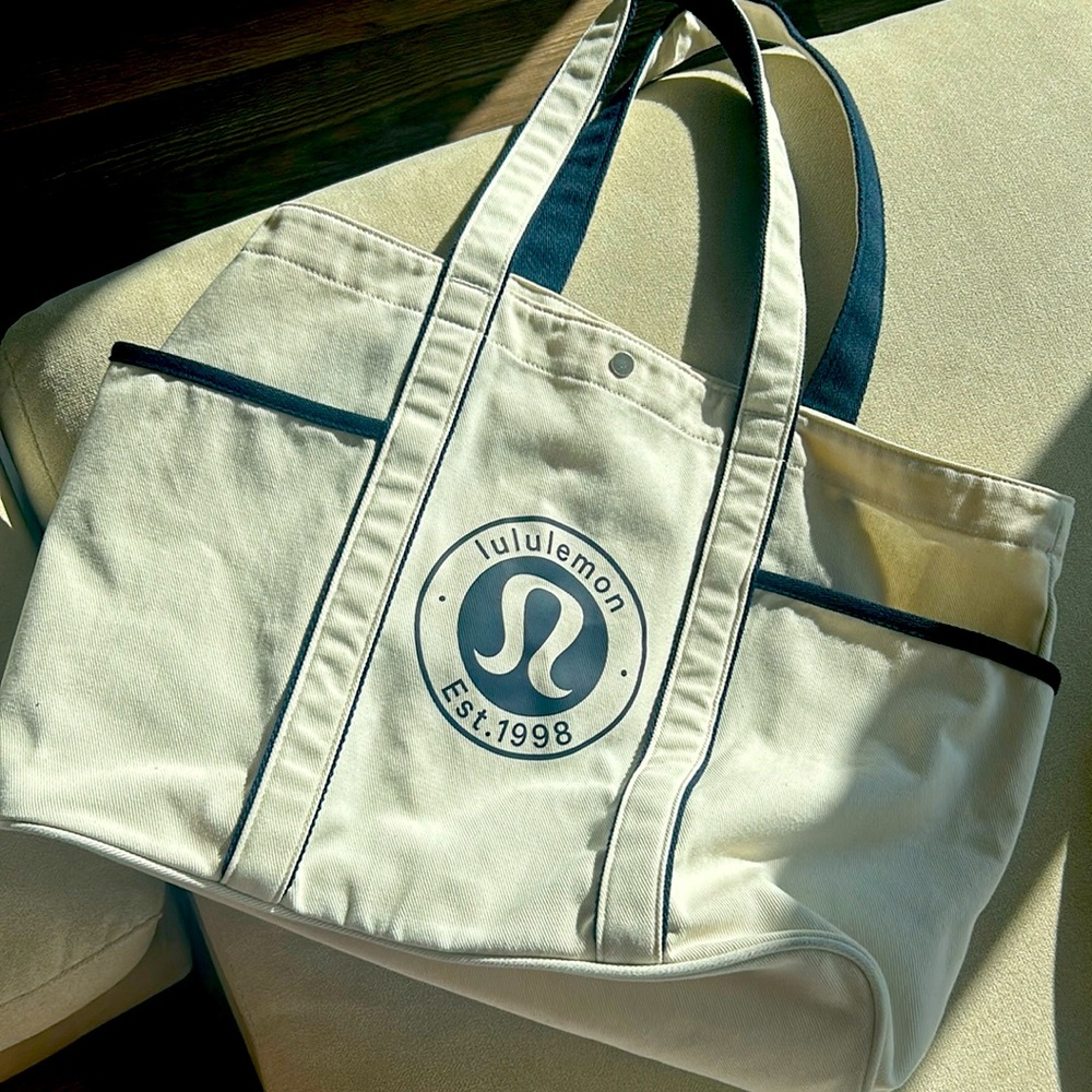 LuLulemon Daily Multi-Pocket Canvas Tote Bag 20L